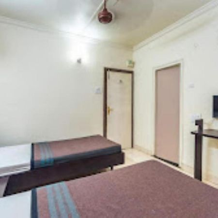 Hotel Abhishek ,נאסיק מראה חיצוני תמונה