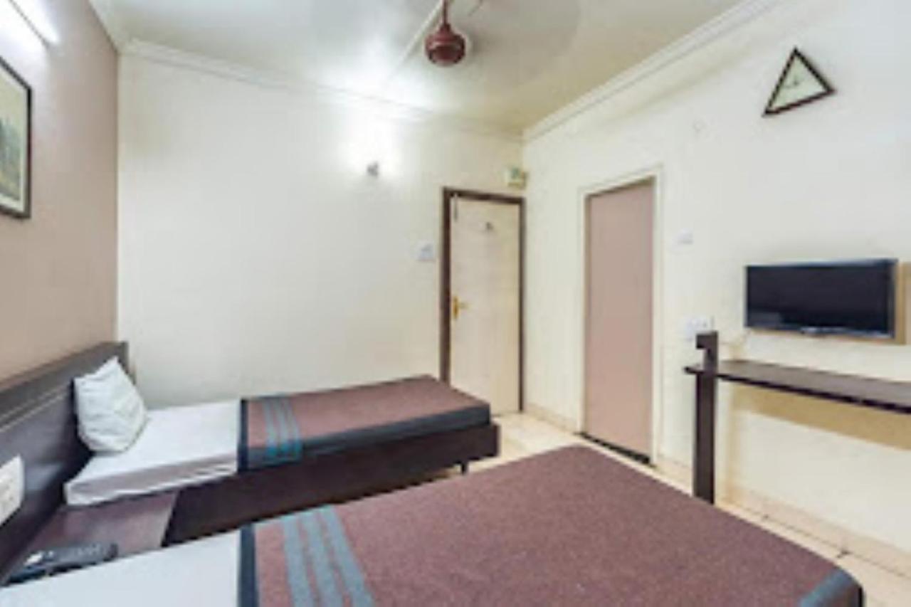 Hotel Abhishek ,נאסיק מראה חיצוני תמונה