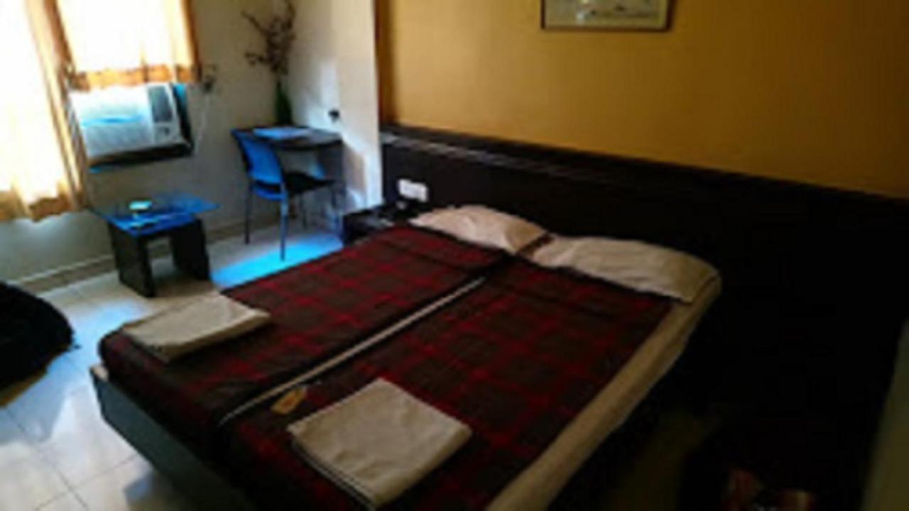Hotel Abhishek ,נאסיק מראה חיצוני תמונה